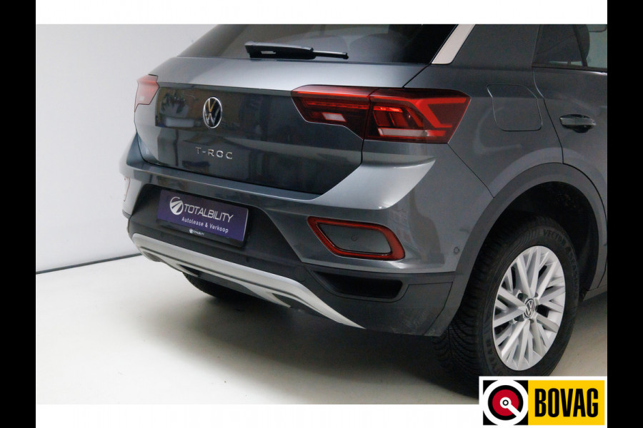 Volkswagen T-Roc 1.0 TSI 116 PK Business Edition | Stoelverw. | Apple Carplay / Android auto | PDC V+A Automatisch inparkeren, Climate control, all season banden, extra getint glas achter