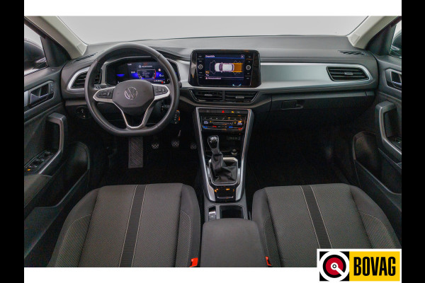 Volkswagen T-Roc 1.0 TSI 116 PK Business Edition | Stoelverw. | Apple Carplay / Android auto | PDC V+A Automatisch inparkeren, Climate control, all season banden, extra getint glas achter