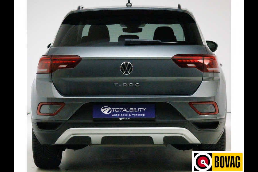 Volkswagen T-Roc 1.0 TSI 116 PK Business Edition | Stoelverw. | Apple Carplay / Android auto | PDC V+A Automatisch inparkeren, Climate control, all season banden, extra getint glas achter