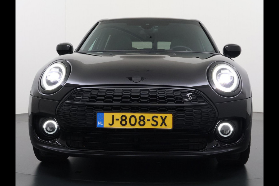 MINI Clubman 1.5 Cooper Richmond Park Edition VAN: €27.900,- VOOR: €24.770,- UW EINDEJAARSVOORDEEL: €3.130,- | PANO| CAMERA| STOELVERW. | LEER| KEYLESS| RIJKLAARPRIJS INCL. 12 MND BOVAG GARANTIE