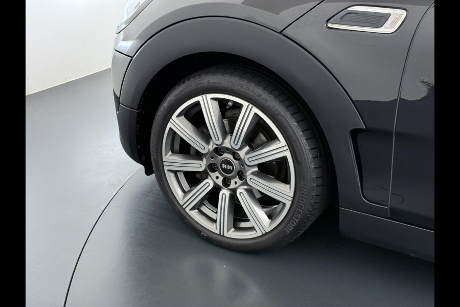 MINI Clubman 1.5 Cooper Richmond Park Edition VAN: €27.900,- VOOR: €24.770,- UW EINDEJAARSVOORDEEL: €3.130,- | PANO| CAMERA| STOELVERW. | LEER| KEYLESS| RIJKLAARPRIJS INCL. 12 MND BOVAG GARANTIE