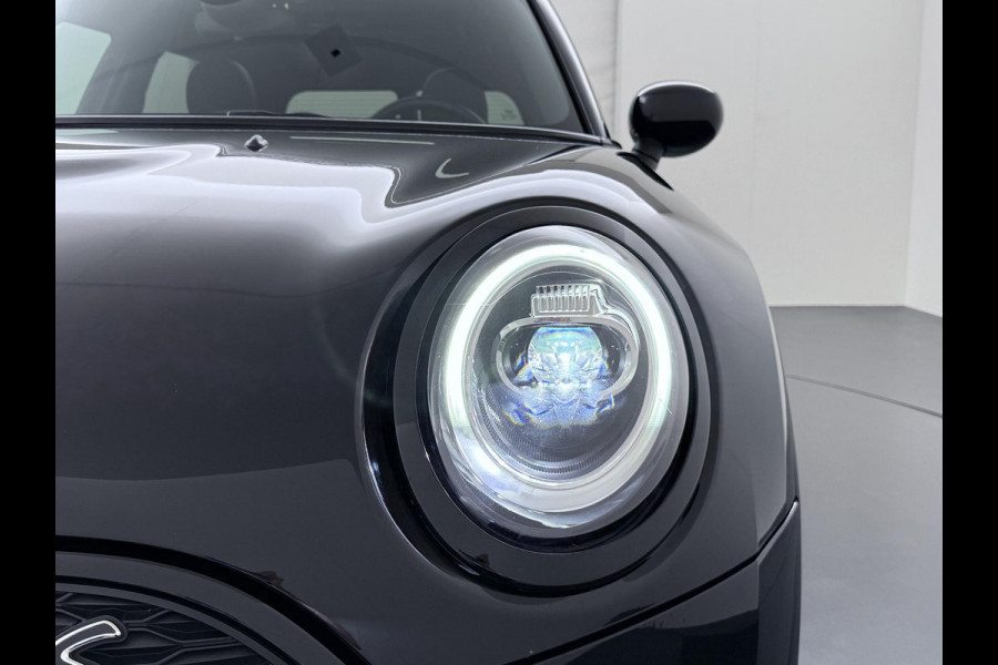 MINI Clubman 1.5 Cooper Richmond Park Edition VAN: €27.900,- VOOR: €24.770,- UW EINDEJAARSVOORDEEL: €3.130,- | PANO| CAMERA| STOELVERW. | LEER| KEYLESS| RIJKLAARPRIJS INCL. 12 MND BOVAG GARANTIE