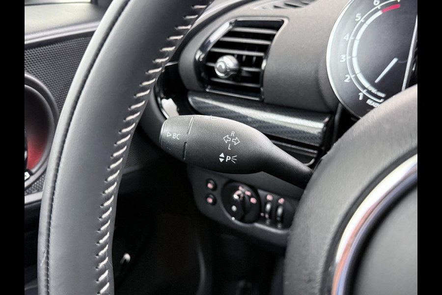 MINI Clubman 1.5 Cooper Richmond Park Edition VAN: €27.900,- VOOR: €24.770,- UW EINDEJAARSVOORDEEL: €3.130,- | PANO| CAMERA| STOELVERW. | LEER| KEYLESS| RIJKLAARPRIJS INCL. 12 MND BOVAG GARANTIE