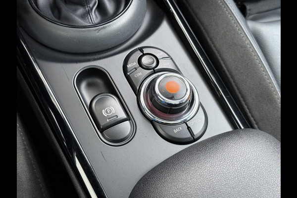 MINI Clubman 1.5 Cooper Richmond Park Edition VAN: €27.900,- VOOR: €24.770,- UW EINDEJAARSVOORDEEL: €3.130,- | PANO| CAMERA| STOELVERW. | LEER| KEYLESS| RIJKLAARPRIJS INCL. 12 MND BOVAG GARANTIE