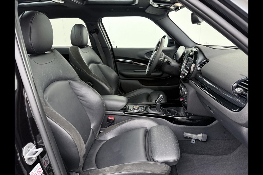 MINI Clubman 1.5 Cooper Richmond Park Edition VAN: €27.900,- VOOR: €24.770,- UW EINDEJAARSVOORDEEL: €3.130,- | PANO| CAMERA| STOELVERW. | LEER| KEYLESS| RIJKLAARPRIJS INCL. 12 MND BOVAG GARANTIE