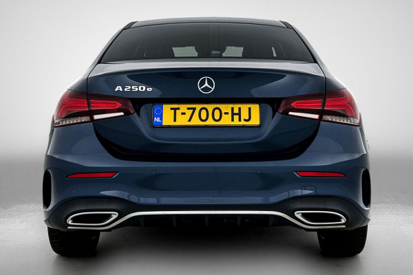 Mercedes-Benz A-Klasse 250 e AMG-Line Premium Plus AANBIEDING!(Dealer OnderH, Sfeer, Stoelv, Climate, Navi, Apple Carplay, Etc)