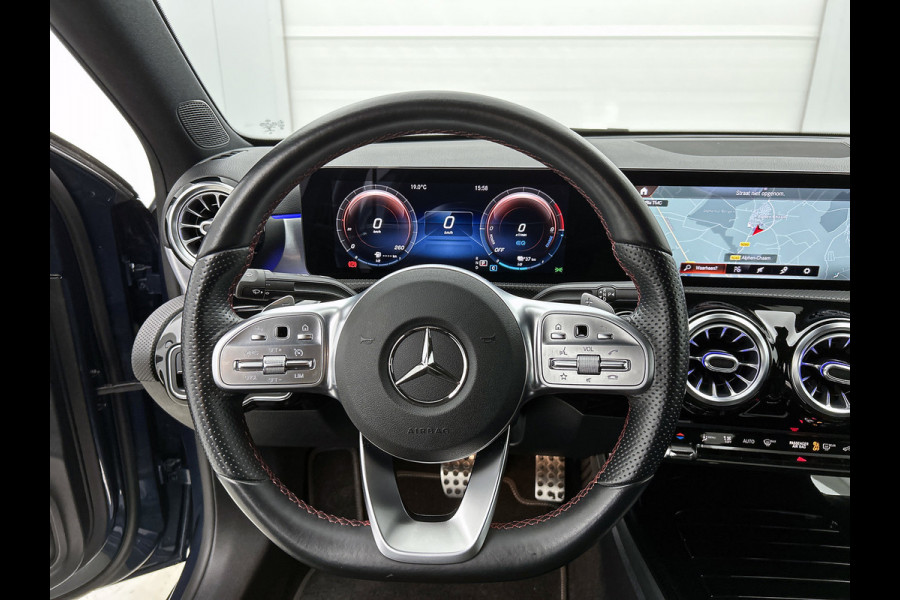 Mercedes-Benz A-Klasse 250 e AMG-Line Premium Plus AANBIEDING!(Dealer OnderH, Sfeer, Stoelv, Climate, Navi, Apple Carplay, Etc)
