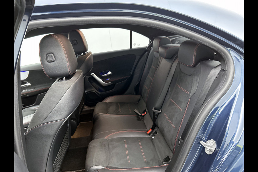 Mercedes-Benz A-Klasse 250 e AMG-Line Premium Plus AANBIEDING!(Dealer OnderH, Sfeer, Stoelv, Climate, Navi, Apple Carplay, Etc)