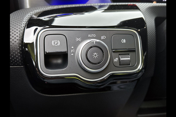 Mercedes-Benz A-Klasse 250 e AMG-Line Premium Plus AANBIEDING!(Dealer OnderH, Sfeer, Stoelv, Climate, Navi, Apple Carplay, Etc)