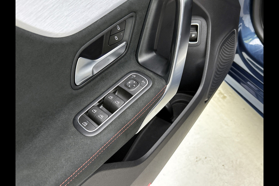 Mercedes-Benz A-Klasse 250 e AMG-Line Premium Plus AANBIEDING!(Dealer OnderH, Sfeer, Stoelv, Climate, Navi, Apple Carplay, Etc)