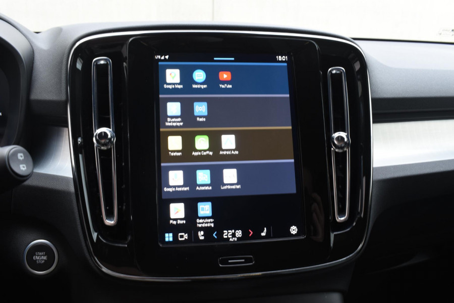 Volvo XC40 B4 211PK Automaat Plus Dark / Navigatie / Adaptive Cruise / Harman Kardon / Stuur- & Stoelverwarming / Elektrische achterklep / Achteruitrijcamera / Trekhaak / Elektrische stoelverst. met geheugen