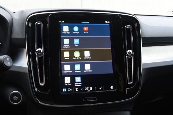 Volvo XC40 B4 211PK Automaat Plus Dark / Navigatie / Adaptive Cruise / Harman Kardon / Stuur- & Stoelverwarming / Elektrische achterklep / Achteruitrijcamera / Trekhaak / Elektrische stoelverst. met geheugen