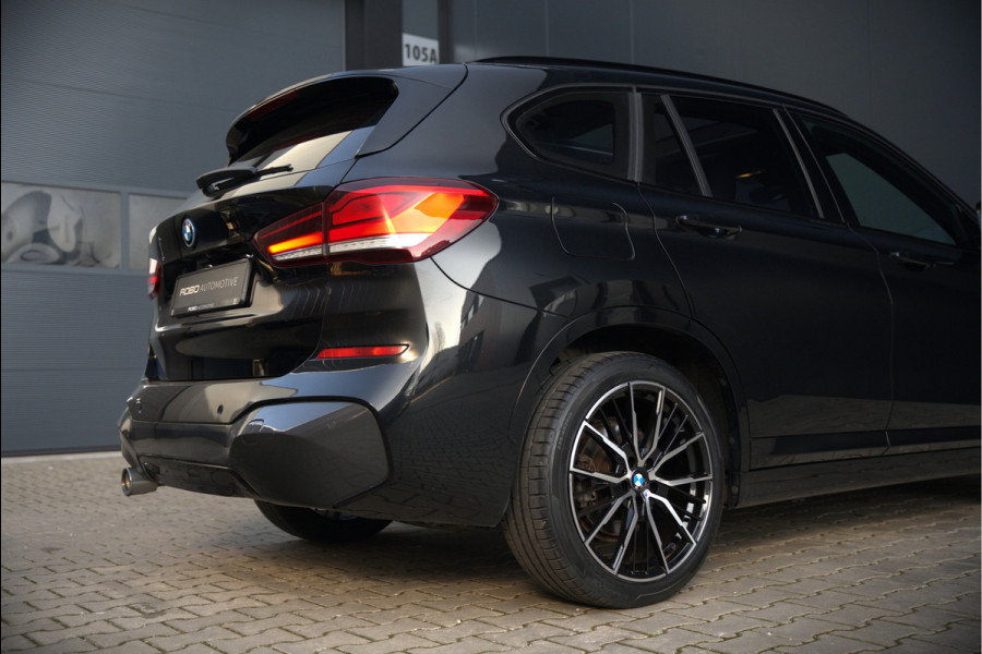 BMW X1 xDrive25e eDrive Edition M Sport | Panoramadak | Leer | Head-Up Display | Camera | Shadowline | Keyless | Cruise Control | Navigatie Prof. | Stoelverwarming | Elek. Achterklep | Ambiance Verlichting