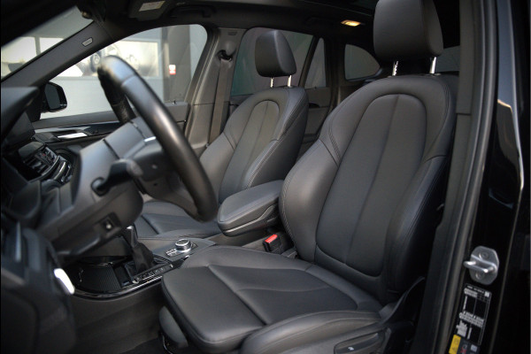 BMW X1 xDrive25e eDrive Edition M Sport | Panoramadak | Leer | Head-Up Display | Camera | Shadowline | Keyless | Cruise Control | Navigatie Prof. | Stoelverwarming | Elek. Achterklep | Ambiance Verlichting