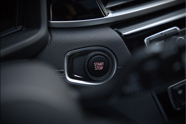 BMW X1 xDrive25e eDrive Edition M Sport | Panoramadak | Leer | Head-Up Display | Camera | Shadowline | Keyless | Cruise Control | Navigatie Prof. | Stoelverwarming | Elek. Achterklep | Ambiance Verlichting