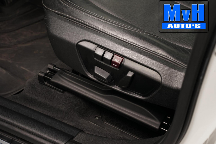 BMW X1 xDrive20i High Executive|PARELMOER|PANO|TREKH|LUXE|NAP