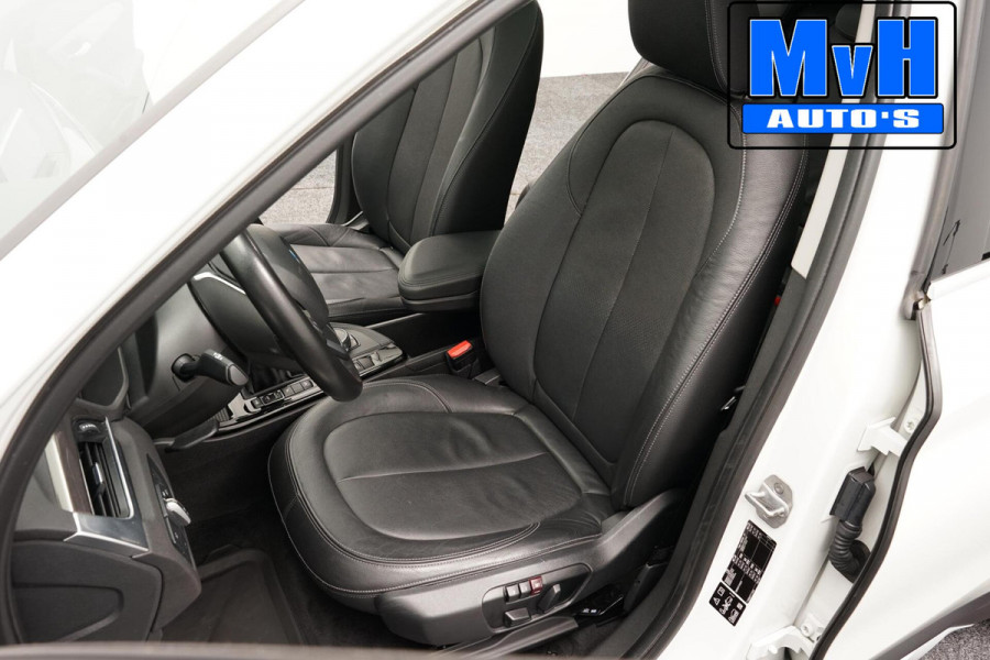 BMW X1 xDrive20i High Executive|PARELMOER|PANO|TREKH|LUXE|NAP