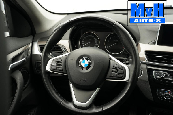 BMW X1 xDrive20i High Executive|PARELMOER|PANO|TREKH|LUXE|NAP