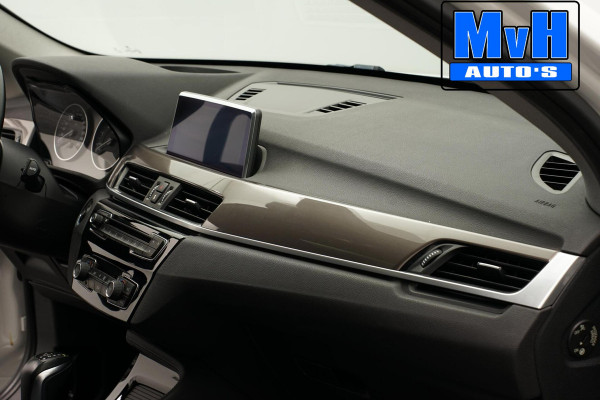 BMW X1 xDrive20i High Executive|PARELMOER|PANO|TREKH|LUXE|NAP