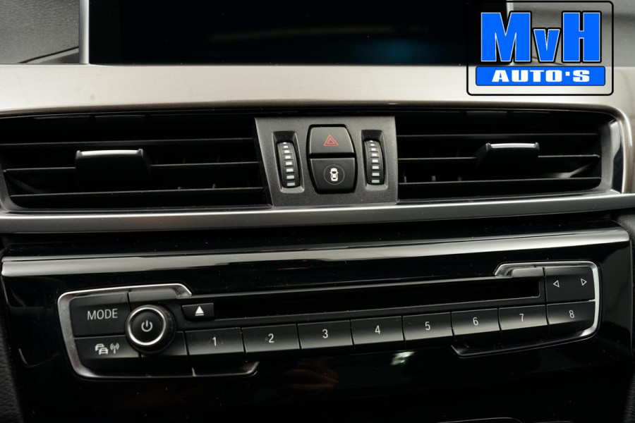 BMW X1 xDrive20i High Executive|PARELMOER|PANO|TREKH|LUXE|NAP