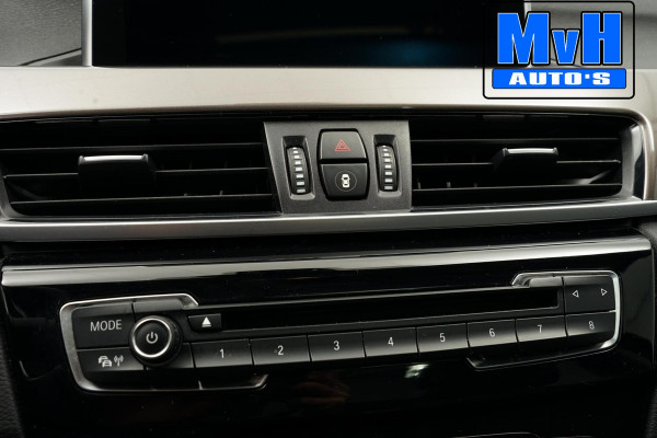 BMW X1 xDrive20i High Executive|PARELMOER|PANO|TREKH|LUXE|NAP