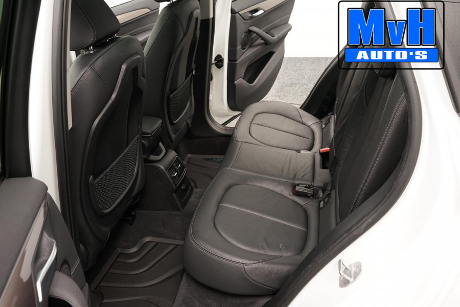 BMW X1 xDrive20i High Executive|PARELMOER|PANO|TREKH|LUXE|NAP