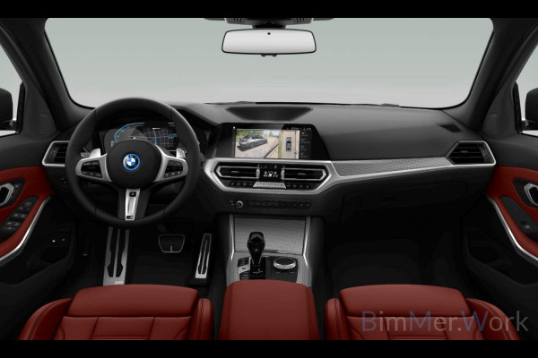 BMW 3-serie 330e xDrive Business Edition Plus M Sport | M Performance | Panoramadak | 360° Camera | Carbon | Head Up Display | Stoelverwarming | Stuurverwarming | Apple Carplay | Navigatie | Cruise Control | Ambiance Verlichting | Trekhaak