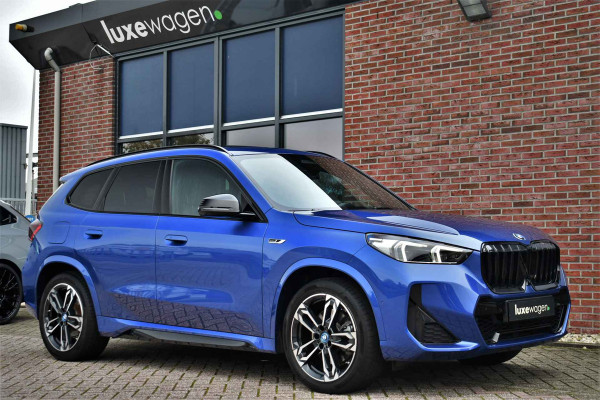 BMW X1 sDrive20i 170pk M-Sport Pano ACC HUD 360 H/K 19inch El-zetels