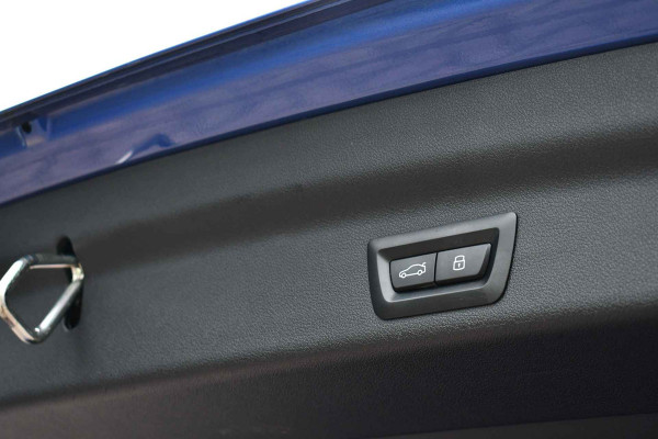 BMW X1 sDrive20i 170pk M-Sport Pano ACC HUD 360 H/K 19inch El-zetels