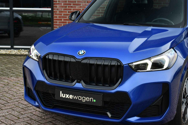 BMW X1 sDrive20i 170pk M-Sport Pano ACC HUD 360 H/K 19inch El-zetels