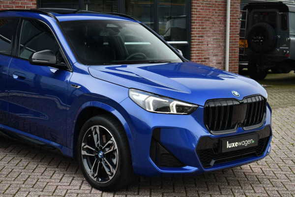 BMW X1 sDrive20i 170pk M-Sport Pano ACC HUD 360 H/K 19inch El-zetels