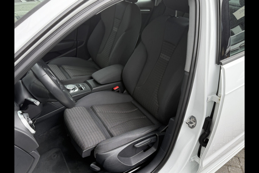 Audi A3 Sportback 1.4 e-tron Sport | Trekhaak wegklapbaar | Stoelverwarming | Climate