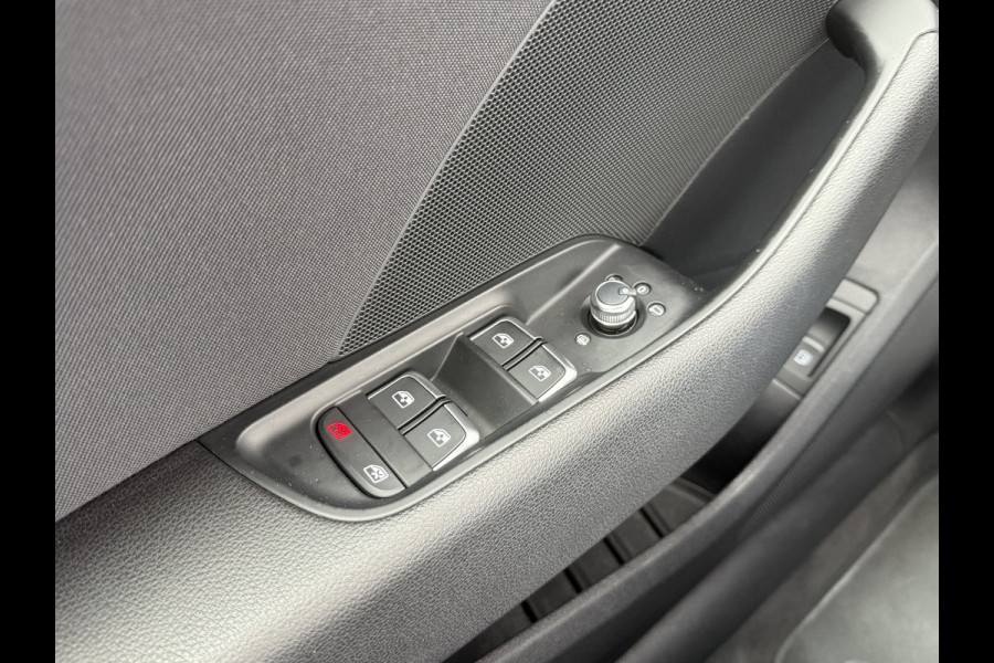 Audi A3 Sportback 1.4 e-tron Sport | Trekhaak wegklapbaar | Stoelverwarming | Climate