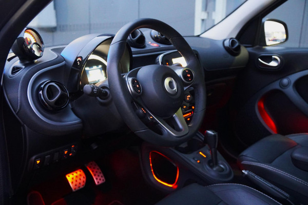Smart Forfour EQ BRABUS Style 18 kWh + CAMERA / STOELVERWARING VOOR & ACHTER / PANO