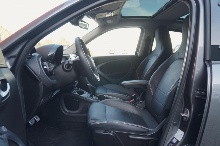 Smart Forfour EQ BRABUS Style 18 kWh + CAMERA / STOELVERWARING VOOR & ACHTER / PANO