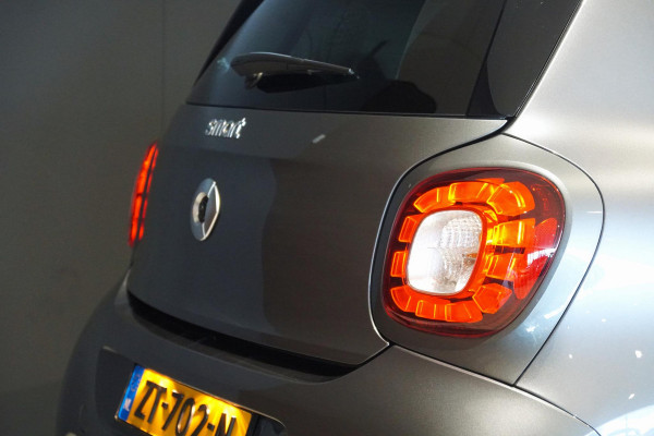 Smart Forfour EQ BRABUS Style 18 kWh + CAMERA / STOELVERWARING VOOR & ACHTER / PANO