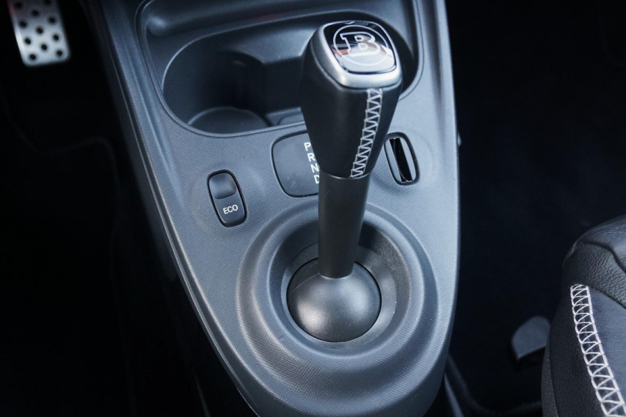 Smart Forfour EQ BRABUS Style 18 kWh + CAMERA / STOELVERWARING VOOR & ACHTER / PANO