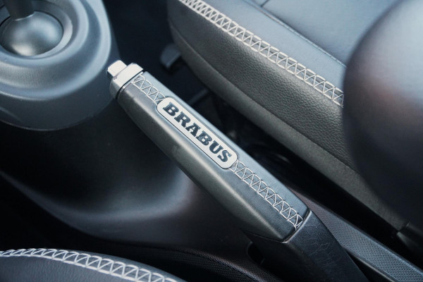 Smart Forfour EQ BRABUS Style 18 kWh + CAMERA / STOELVERWARING VOOR & ACHTER / PANO