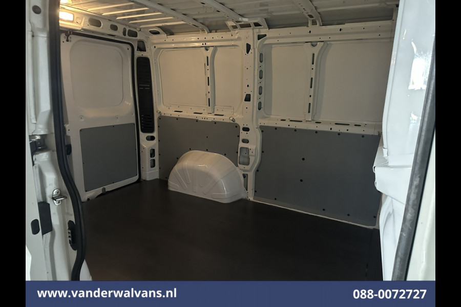 Peugeot Boxer 2.0 BlueHDI 130pk L1H1 Euro6 Airco | Imperiaal | Camera | 2500kg Trekhaak | Cruisecontrol Lichtmetalen Velgen, Bijrijdersbank