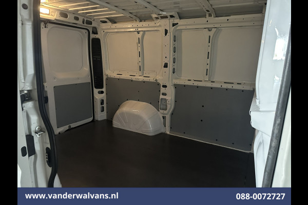 Peugeot Boxer 2.0 BlueHDI 130pk L1H1 Euro6 Airco | Imperiaal | Camera | 2500kg Trekhaak | Cruisecontrol Lichtmetalen Velgen, Bijrijdersbank