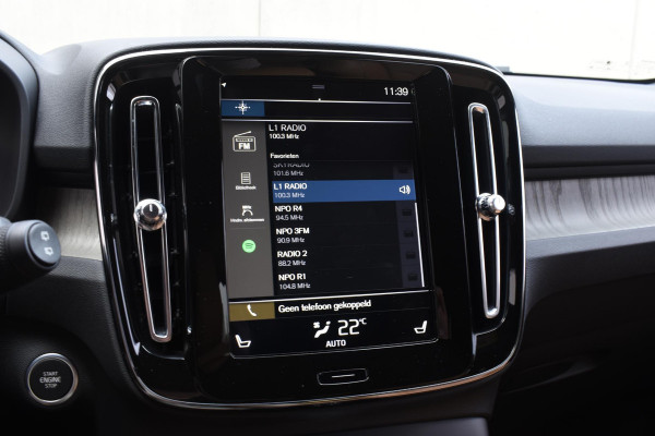 Volvo XC40 T3 163PK Automaat Inscription / Navigatie / Adaptive Cruise control / Stoelverwarming / Elektr. Trekhaak / Parkeersensoren v+a