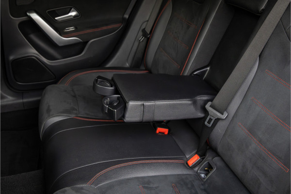 Mercedes-Benz A-Klasse 200 AMG-Line Pano-19''-Magno