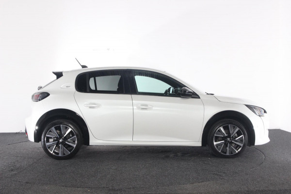 Peugeot 208 1.2 PureTech GT | Panorama Dak | Camera | Digitaal Dashboard |