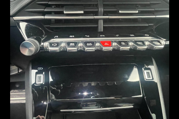 Peugeot 208 1.2 PureTech GT | Panorama Dak | Camera | Digitaal Dashboard |