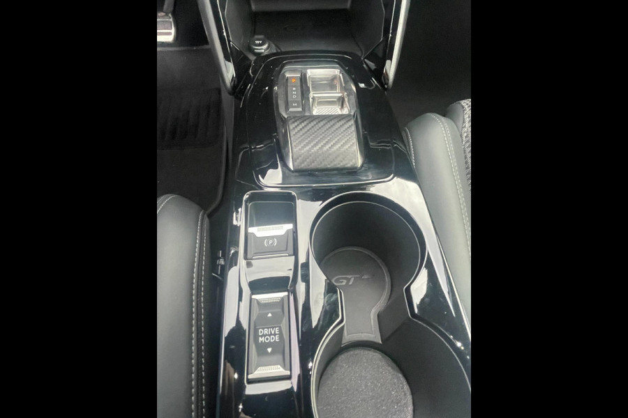 Peugeot 208 1.2 PureTech GT | Panorama Dak | Camera | Digitaal Dashboard |