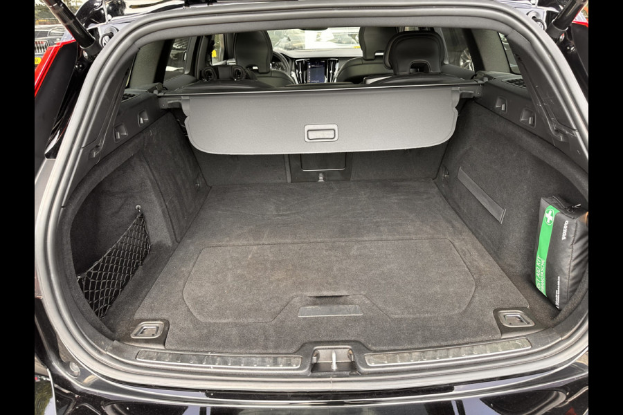 Volvo V60 2.0 T8 Twin Engine AWD R-Design | Pano | 360 cam Head Up Display | Luxury Line | occasion