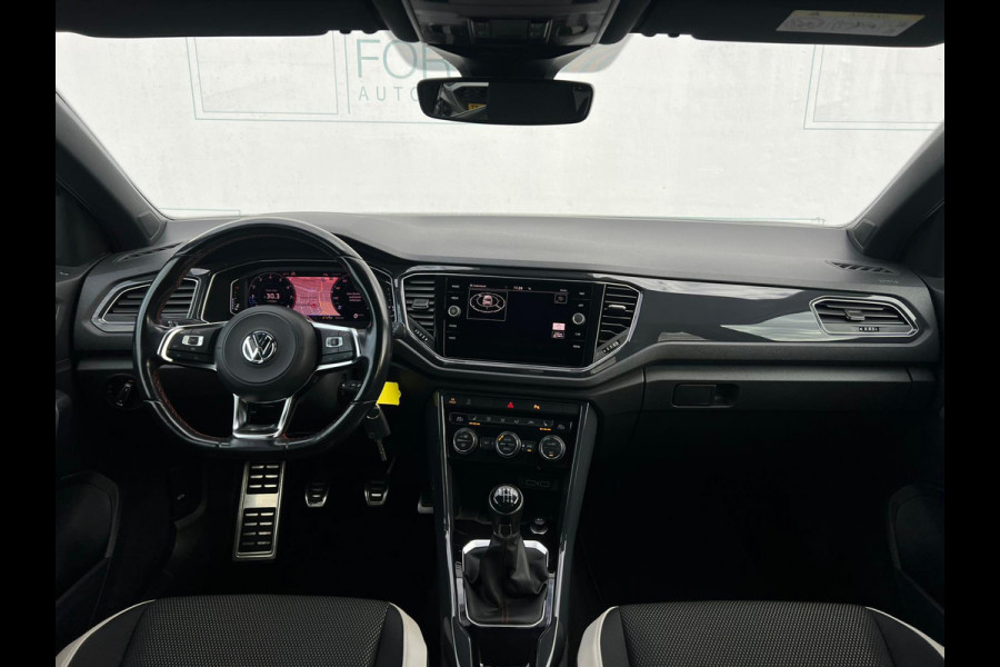 Volkswagen T-Roc 1.5 TSI Sport Business R CAMERA | TREKHAAK | NETTE AUTO | VIRTUAL COCKPIT |