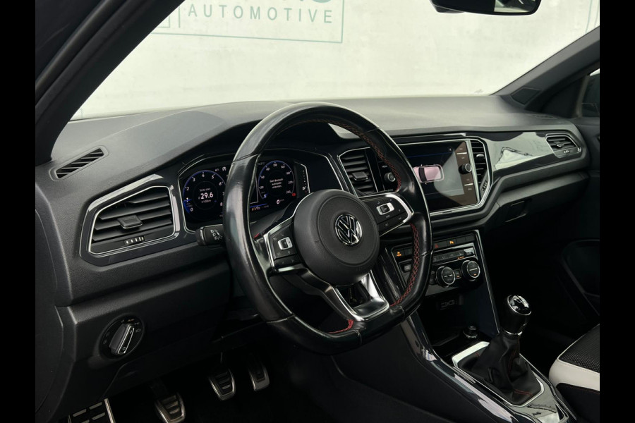 Volkswagen T-Roc 1.5 TSI Sport Business R CAMERA | TREKHAAK | NETTE AUTO | VIRTUAL COCKPIT |