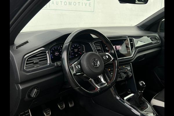 Volkswagen T-Roc 1.5 TSI Sport Business R CAMERA | TREKHAAK | NETTE AUTO | VIRTUAL COCKPIT |