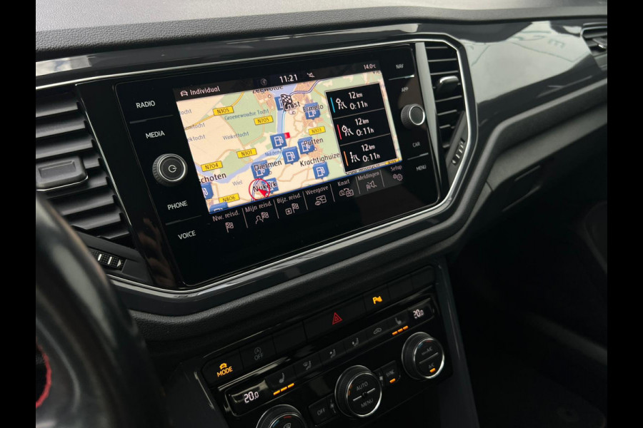 Volkswagen T-Roc 1.5 TSI Sport Business R CAMERA | TREKHAAK | NETTE AUTO | VIRTUAL COCKPIT |